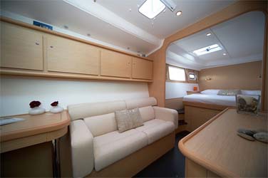 Bareboat Catamaran MANUTEA photo 7