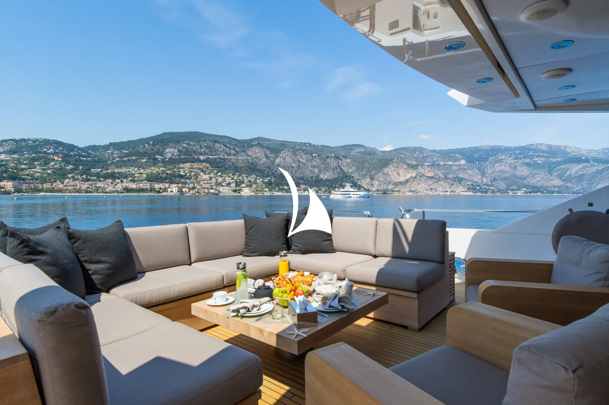 Luxury Crewed Motor Yacht MAORO photo 8