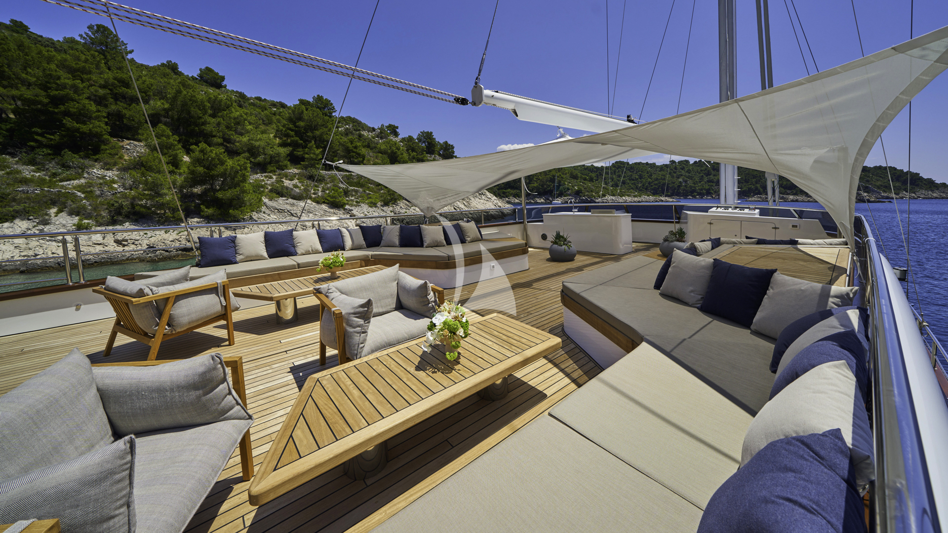 Luxury Sailing Yacht MARALLURE photo 7