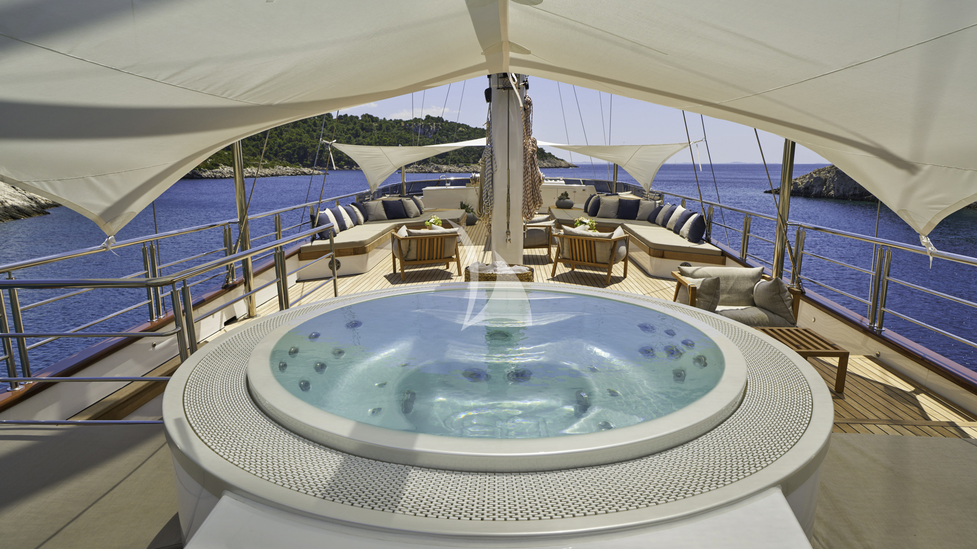 Luxury Sailing Yacht MARALLURE photo 8