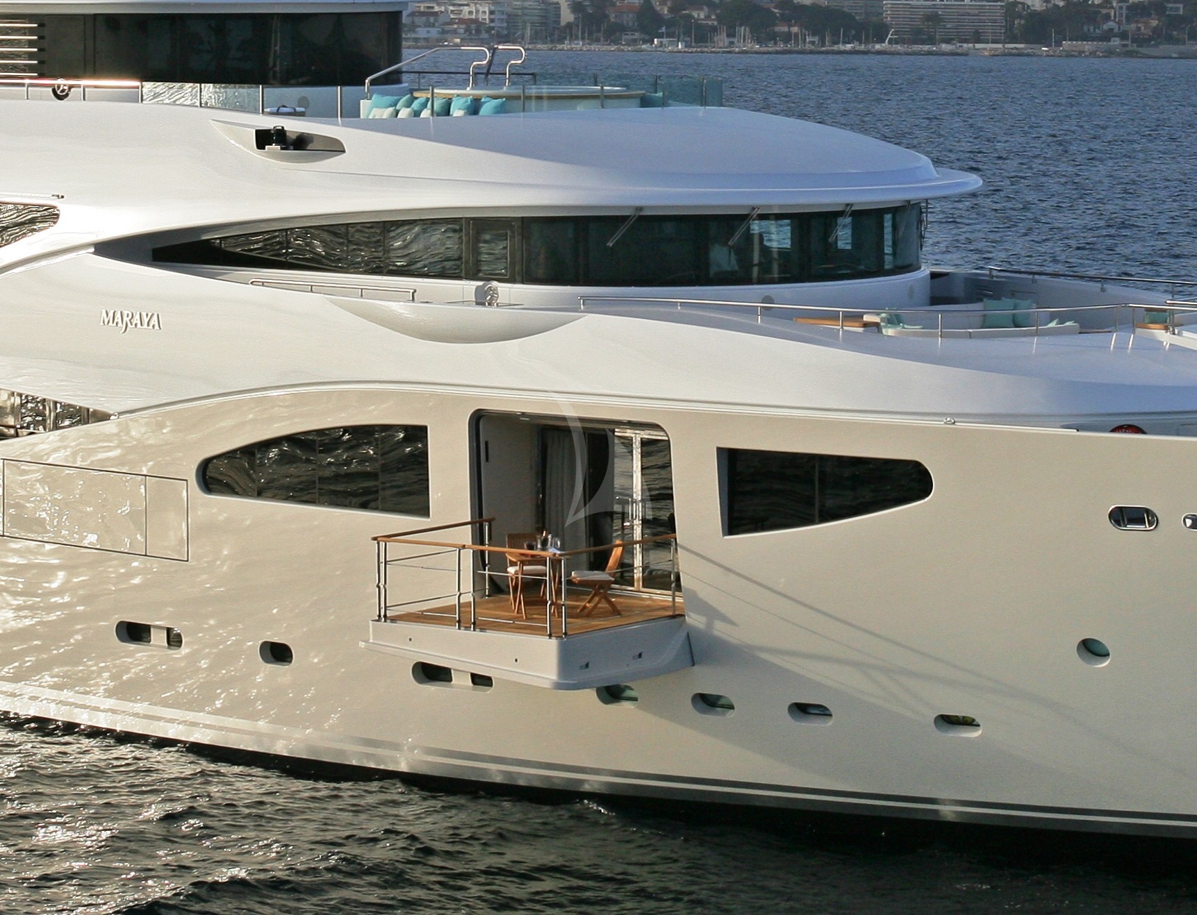 Luxury Crewed Motor Yacht MARAYA photo 3