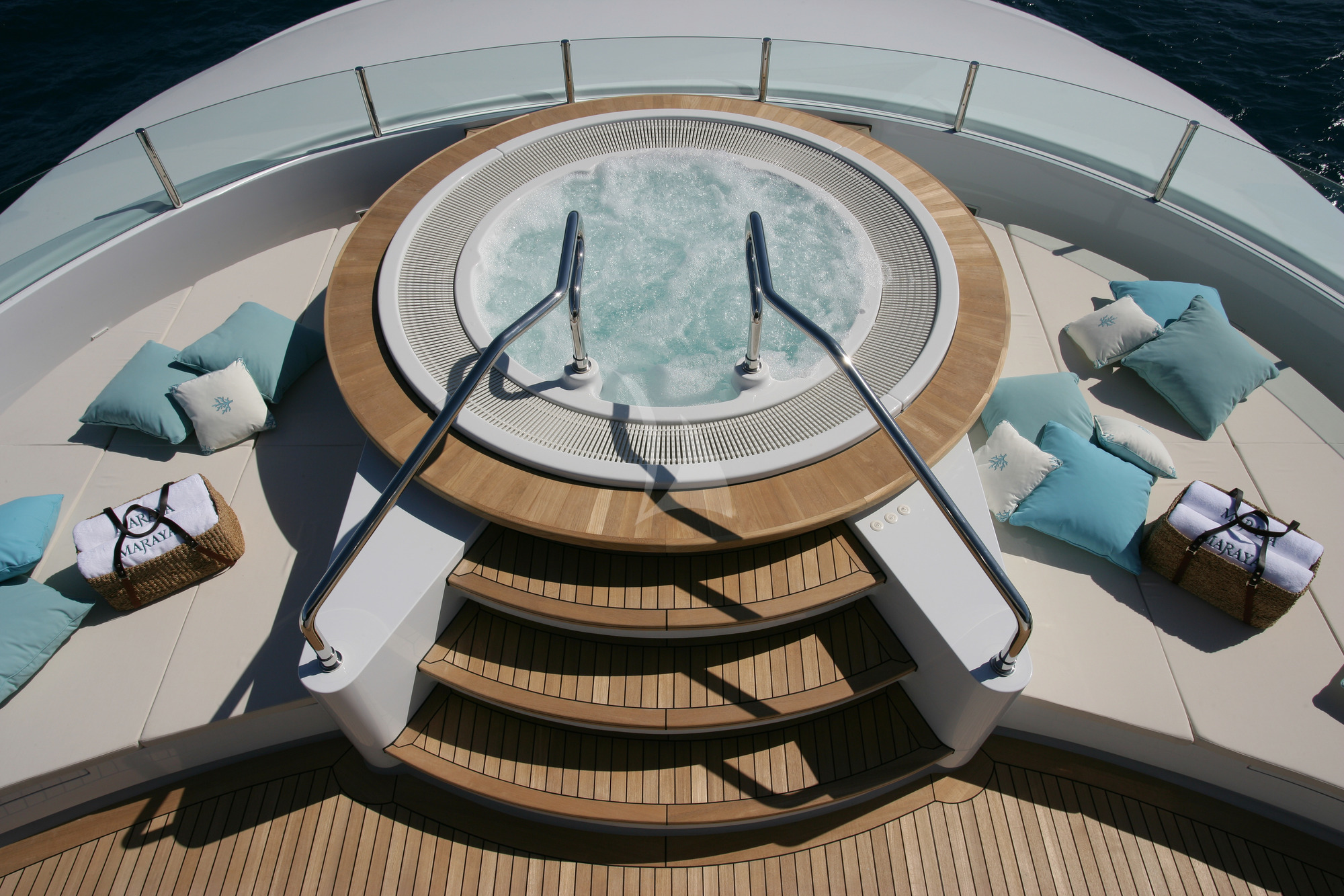 Luxury Crewed Motor Yacht MARAYA photo 5