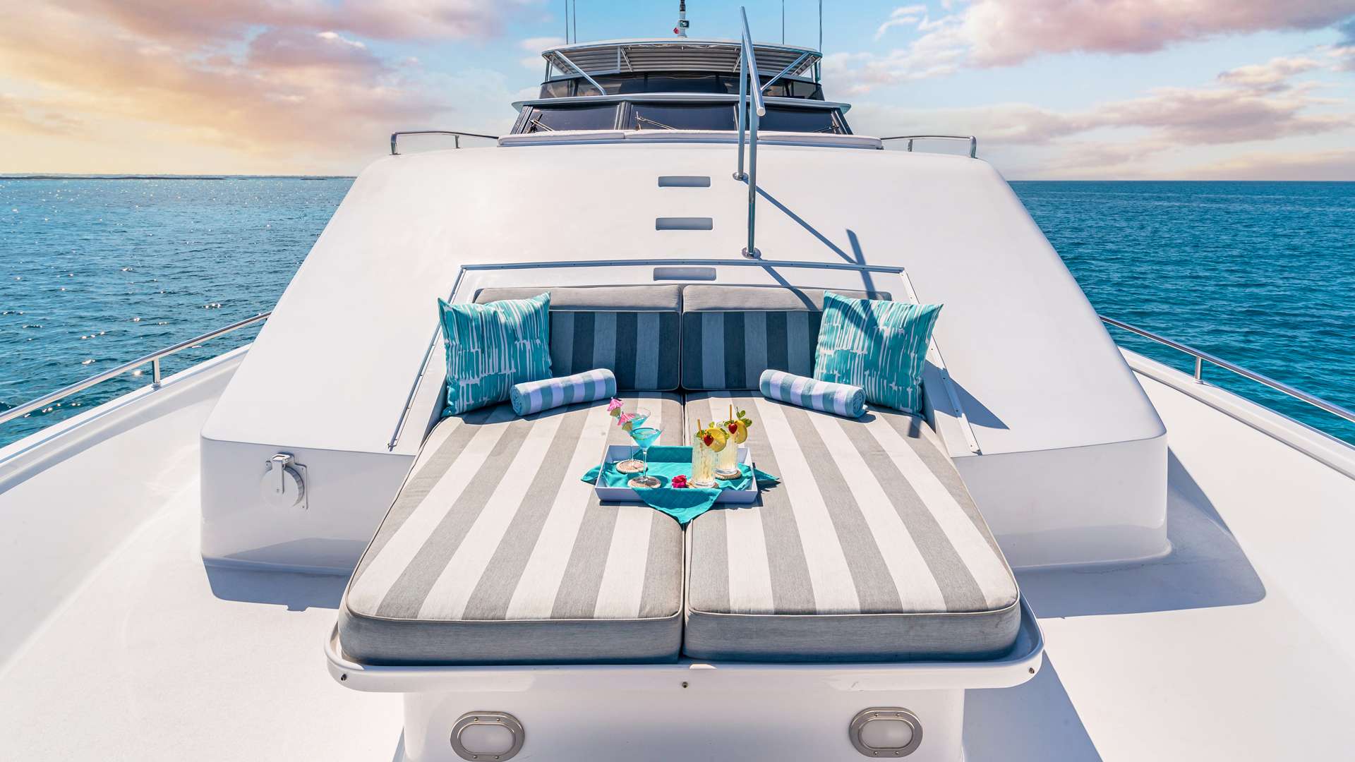 Luxury Crewed Motor Yacht MARGATE photo 4