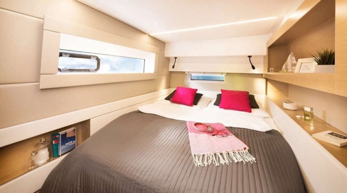 Crewed Catamaran MARIEL photo 6