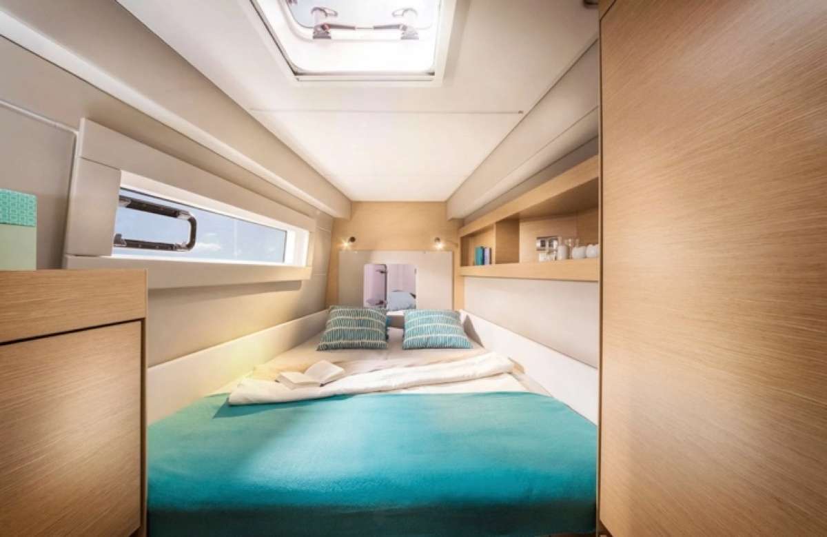 Crewed Catamaran MARIEL photo 7