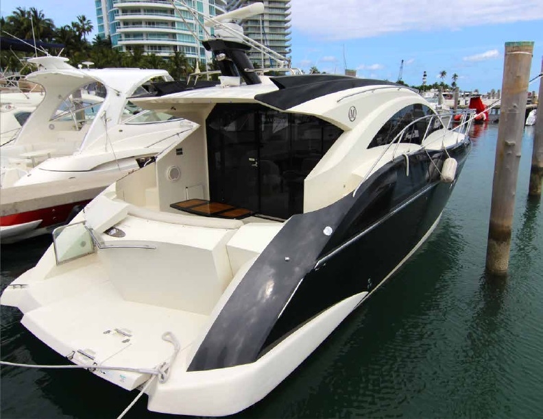 Crewed Motor Yacht Marquis 40 SC photo 4