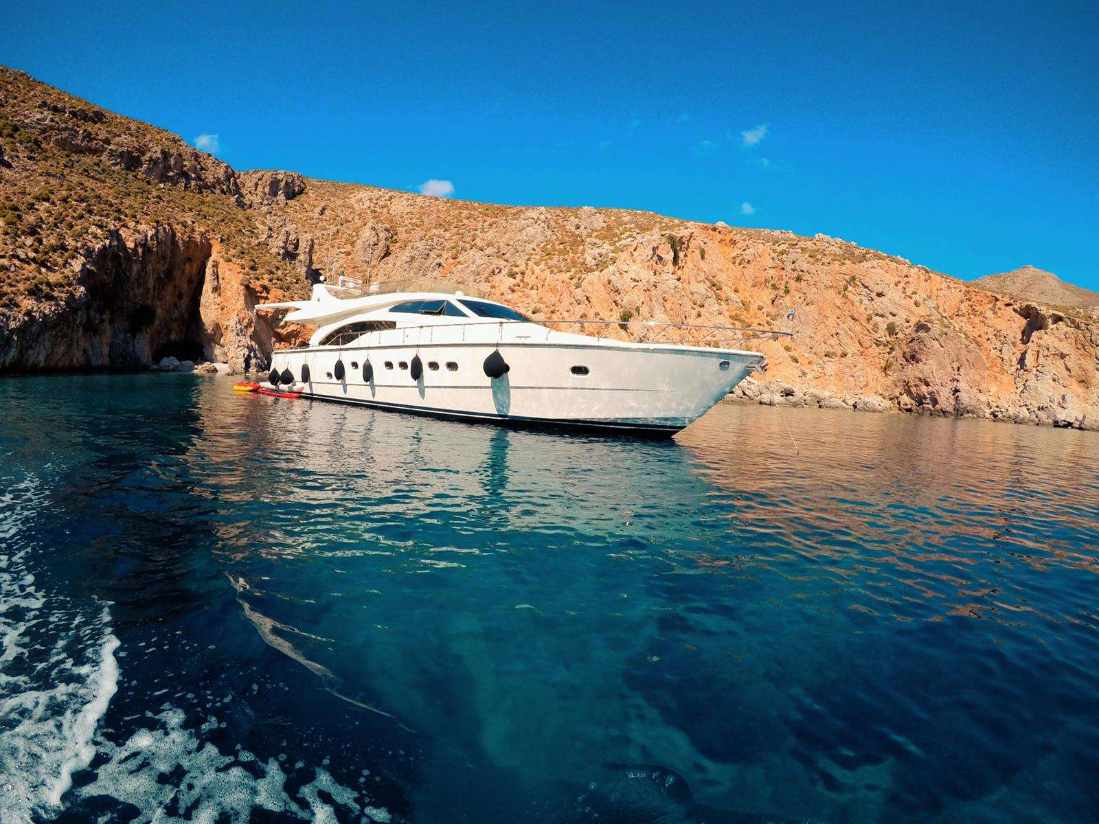 Crewed Motor Yacht MARY photo 4