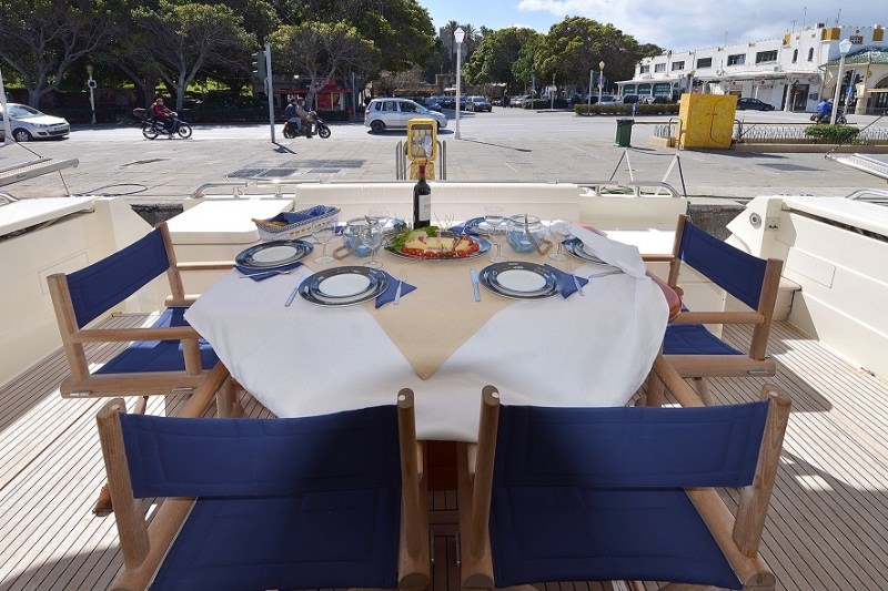 Crewed Motor Yacht MARY photo 5