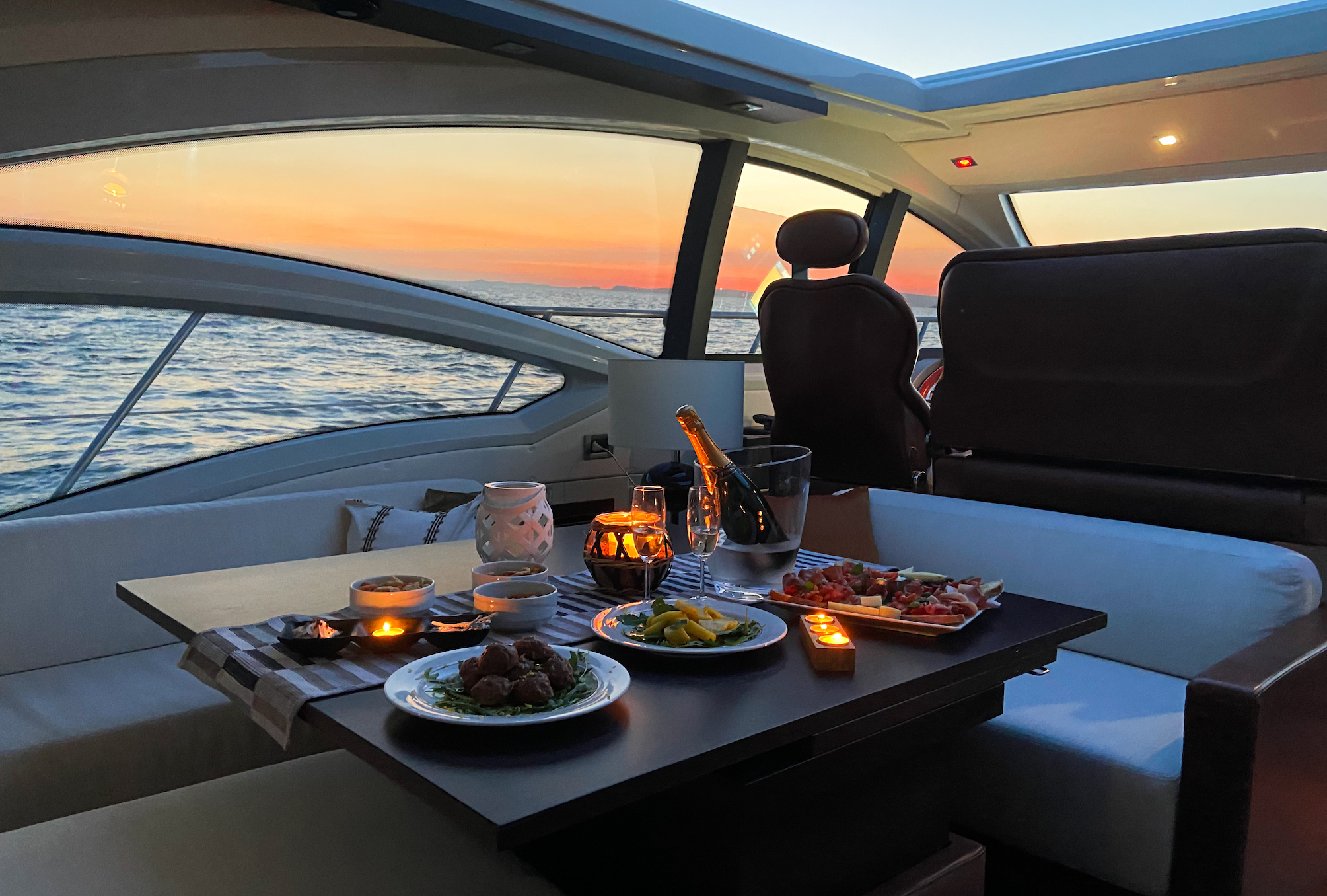 Luxury Crewed Motor Yacht MARYGRACE photo 7