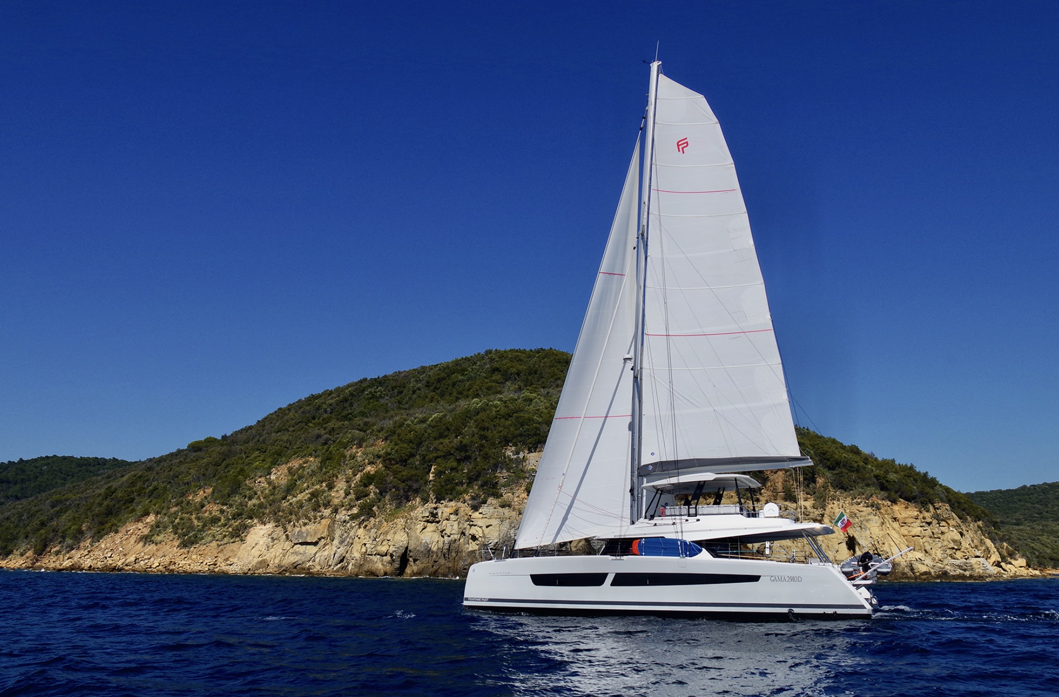 Crewed Catamaran MAURICE photo 3