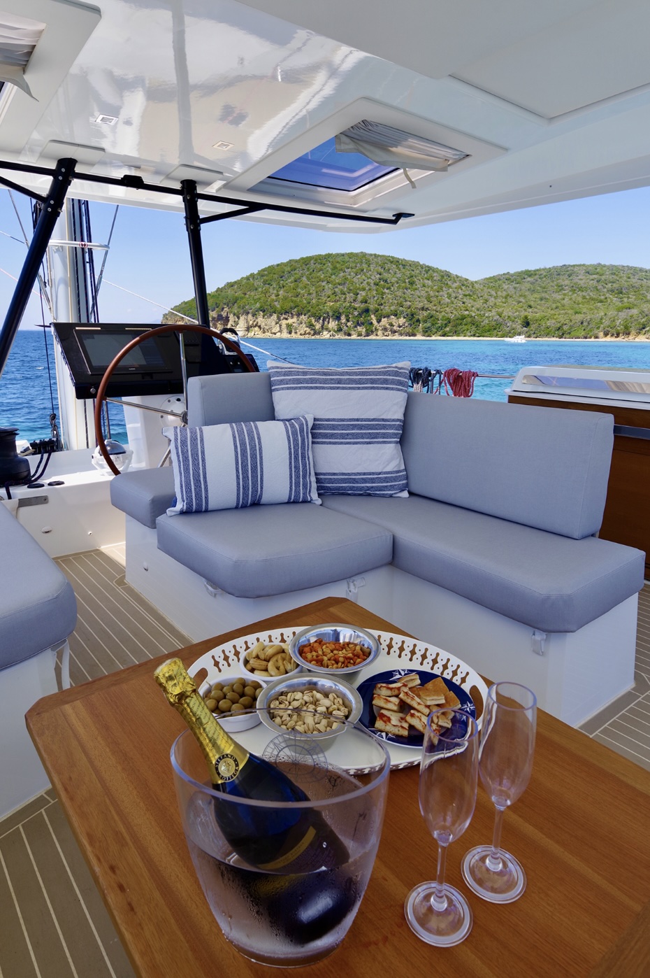 Crewed Catamaran MAURICE photo 7