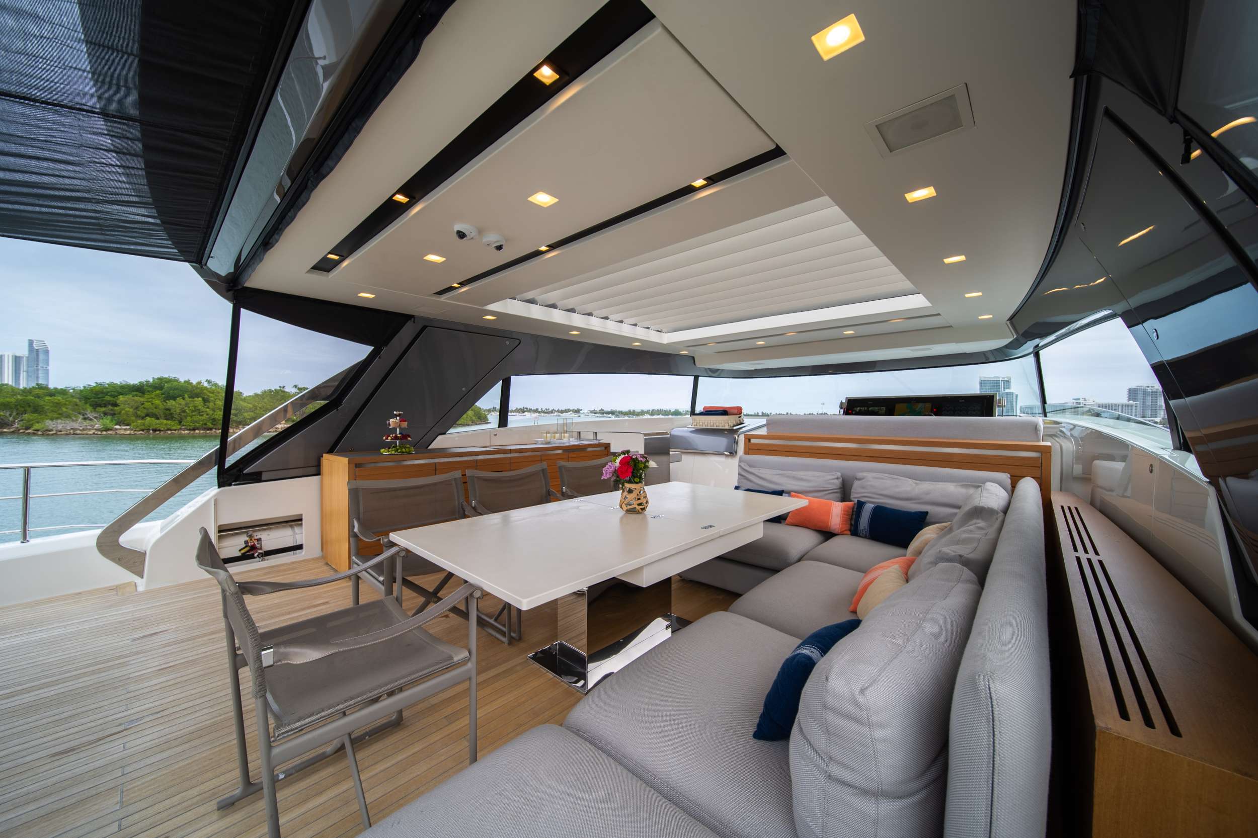 Luxury Crewed Motor Yacht MAVE photo 7