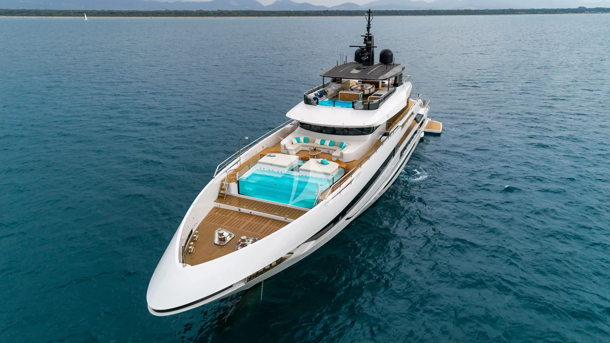 Luxury Crewed Motor Yacht MAVERICK photo 4