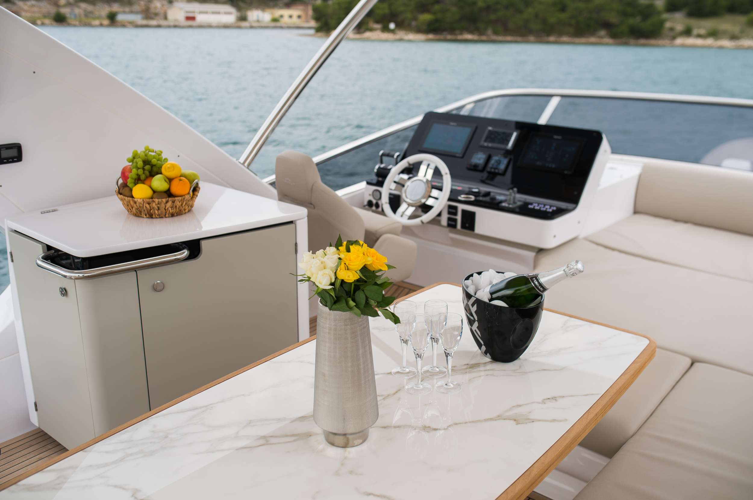 Luxury Crewed Motor Yacht MAWI photo 6