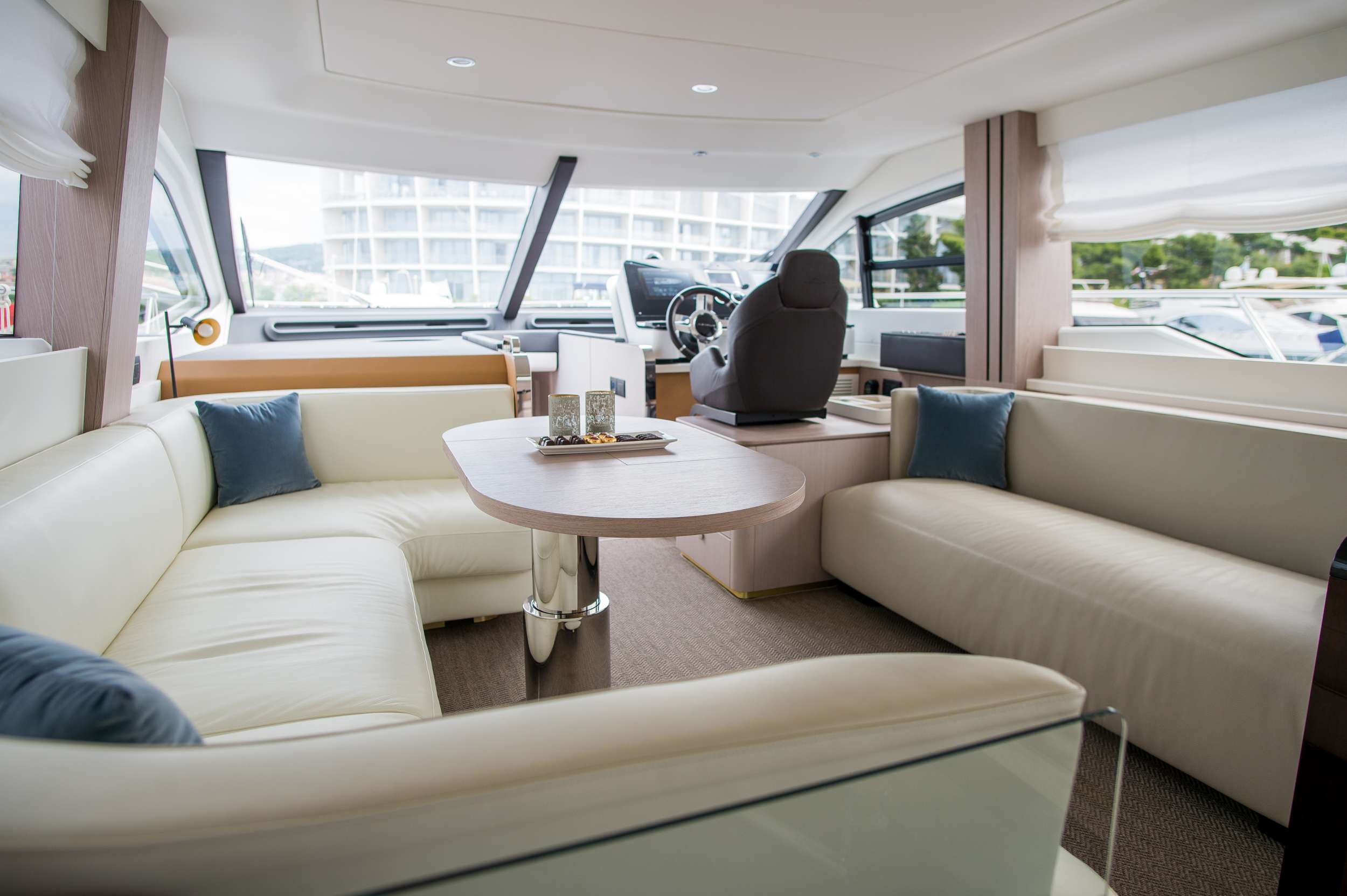 Luxury Crewed Motor Yacht MAWI photo 8
