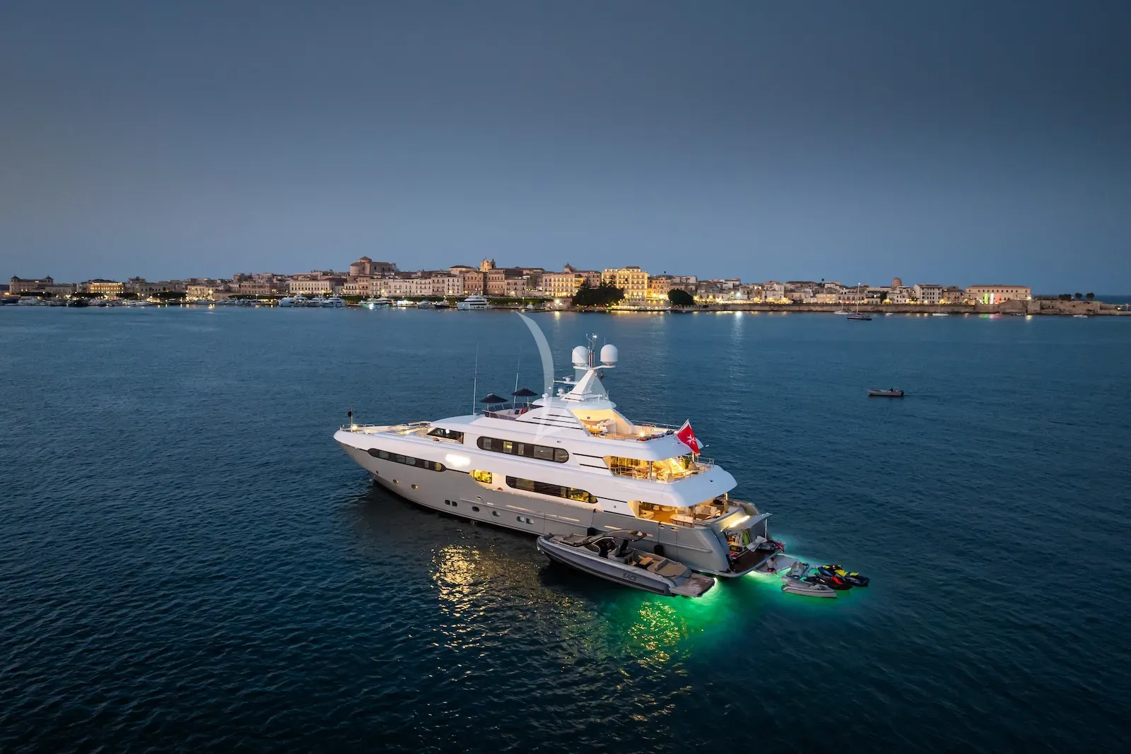 Luxury Crewed Motor Yacht MAXIMILIAN MMIV photo 7