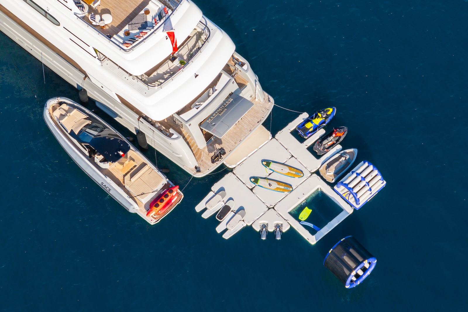 Luxury Crewed Motor Yacht MAXIMILIAN MMIV photo 8