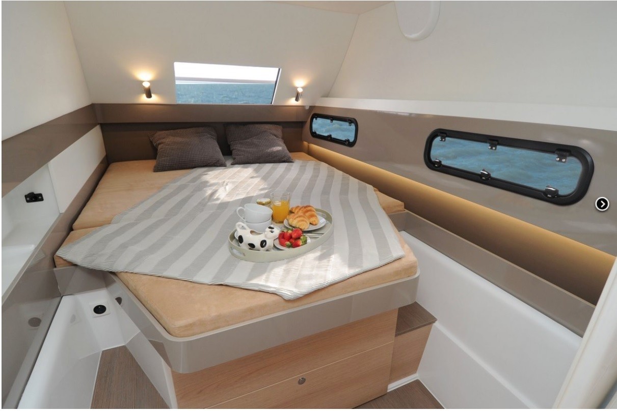 Bareboat Catamaran MELETH photo 8