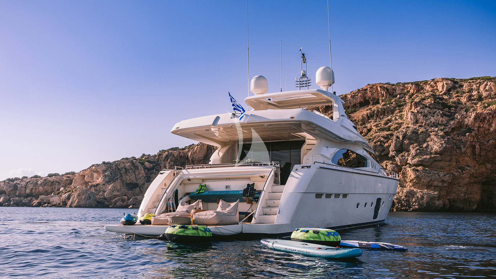 Luxury Crewed Motor Yacht MELI photo 4