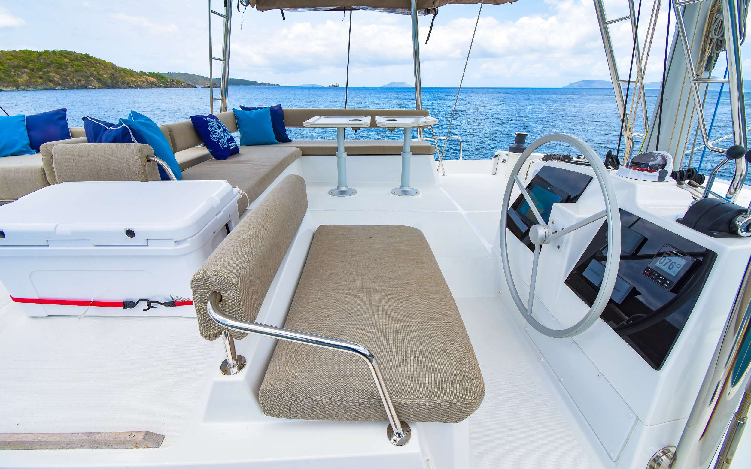 Crewed Catamaran MEMENTO AMORI photo 7