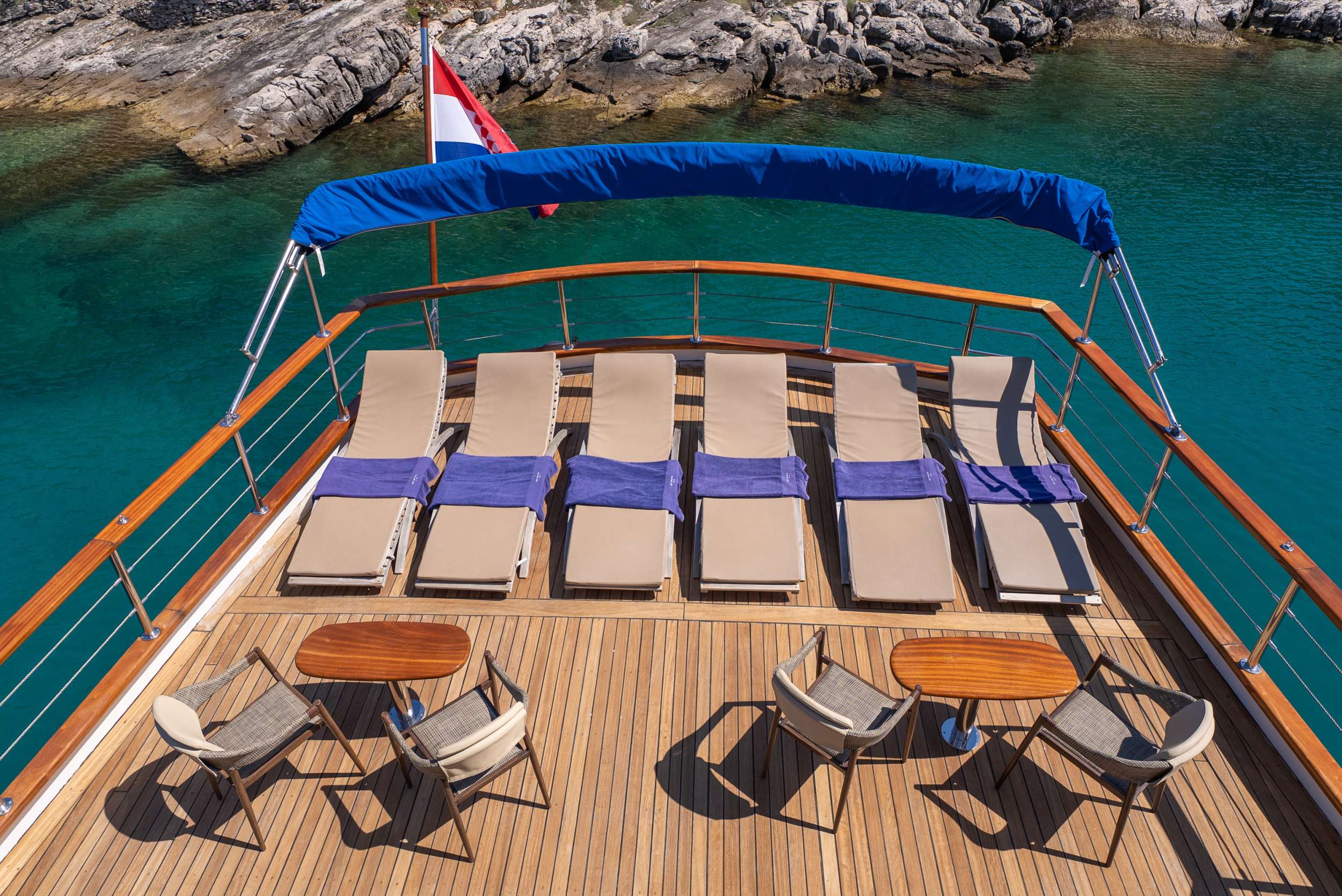 Crewed Sailing Yacht MENDULA photo 4