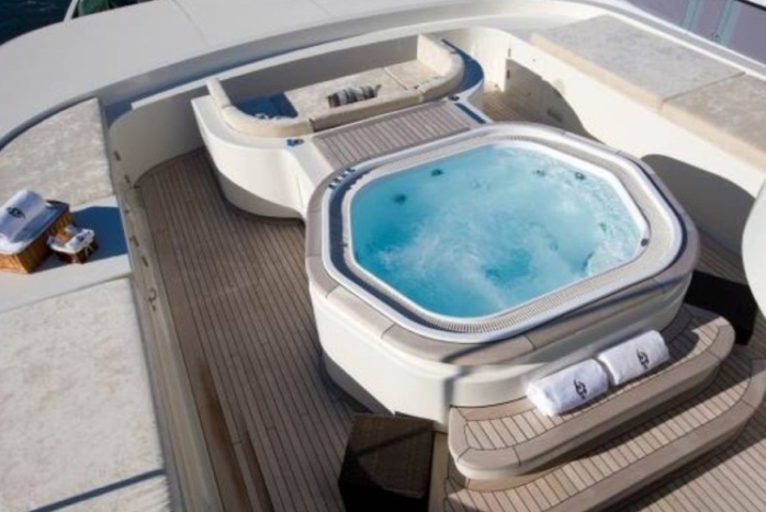 Luxury Crewed Motor Yacht MERCURY photo 4