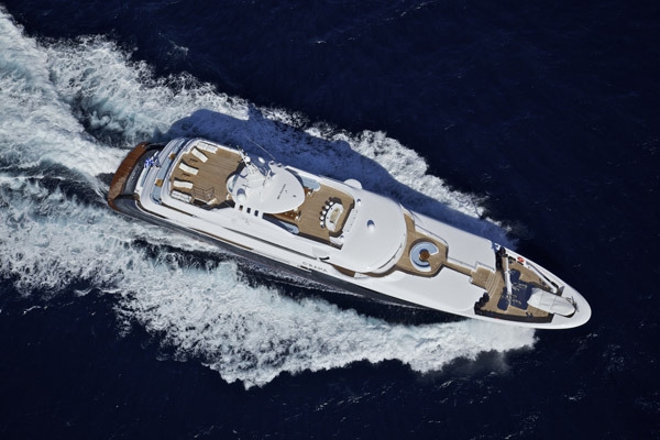 Luxury Crewed Motor Yacht MIA RAMA photo 3