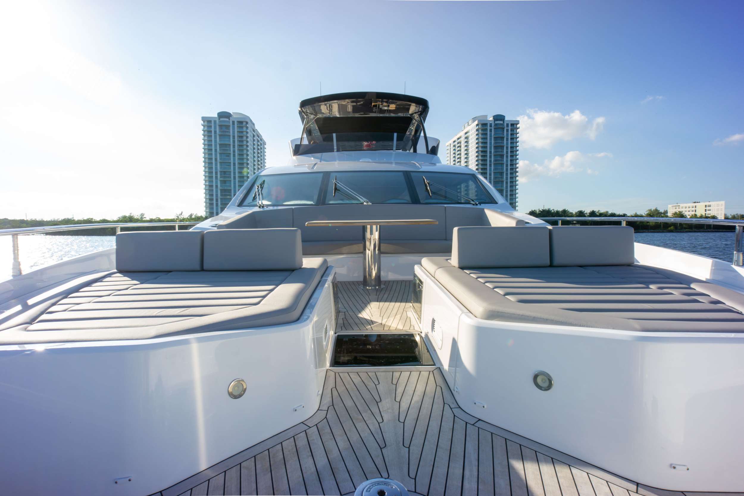 Luxury Crewed Motor Yacht MILAMO photo 4