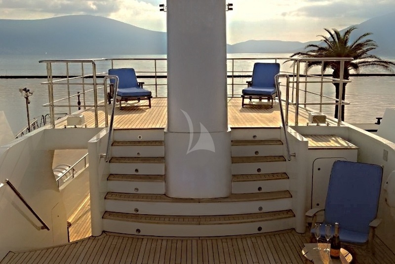 Luxury Crewed Motor Yacht MILAYA photo 3