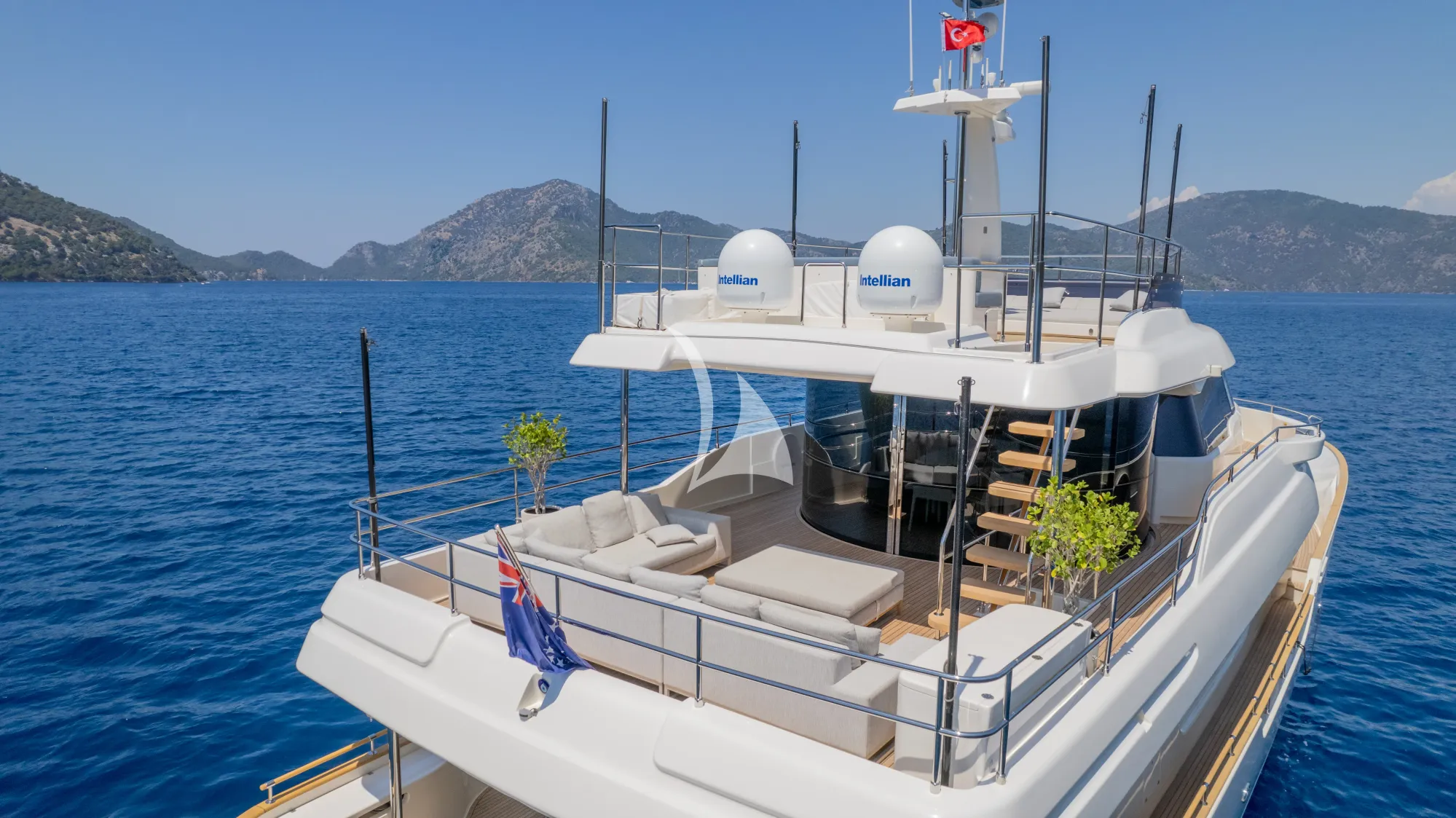 Luxury Crewed Motor Yacht MILENA photo 8