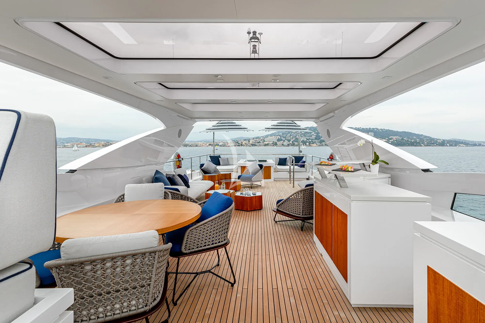 Luxury Crewed Motor Yacht MILLISIME photo 7
