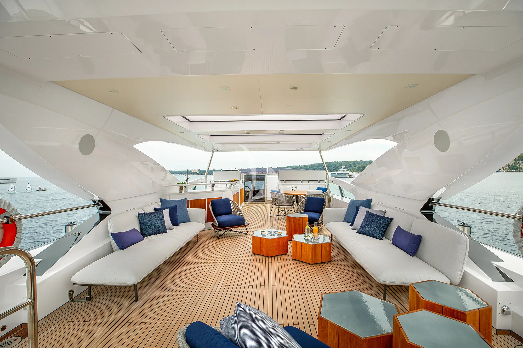 Luxury Crewed Motor Yacht MILLISIME photo 8