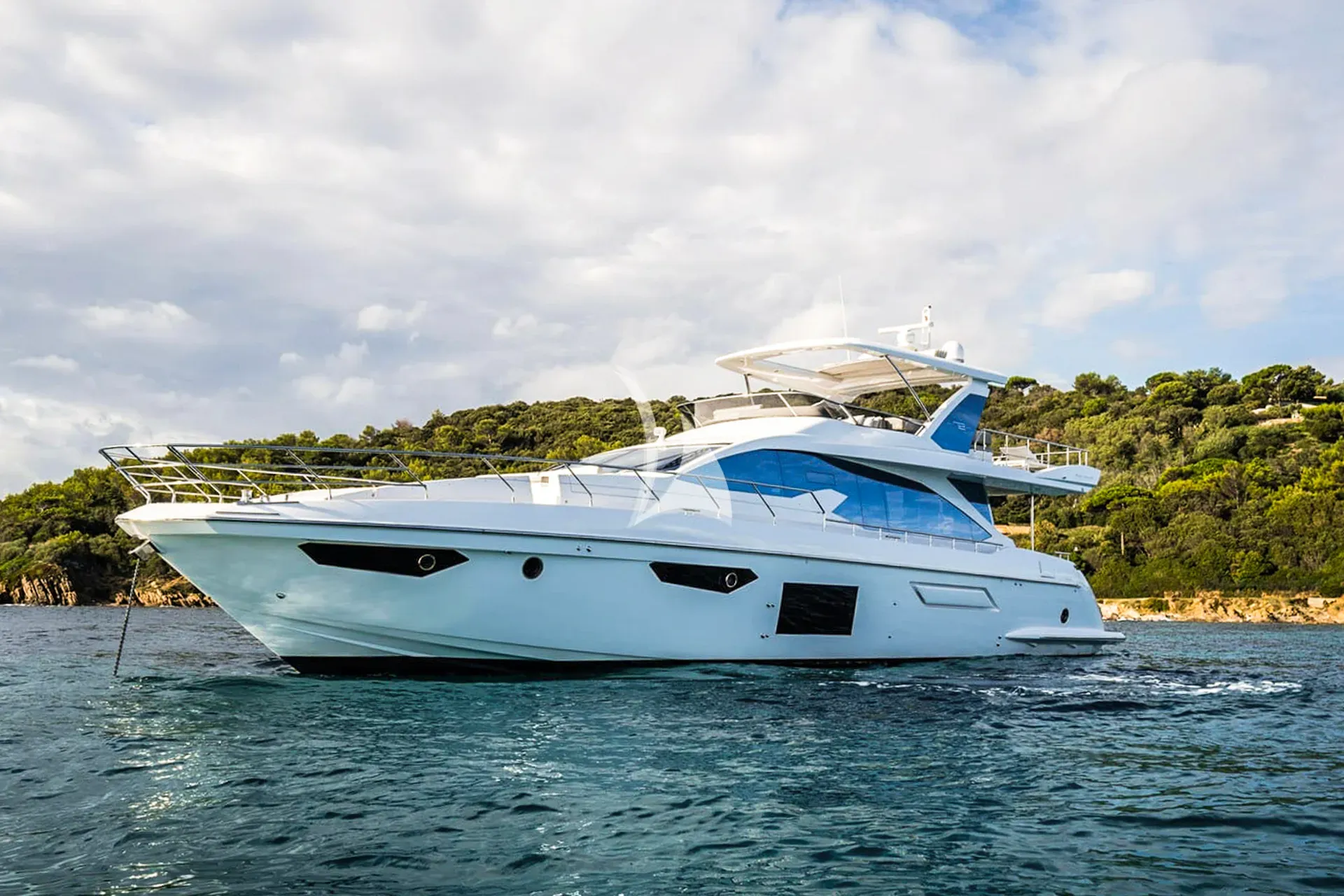 Crewed Motor Yacht MINEIRA photo 3