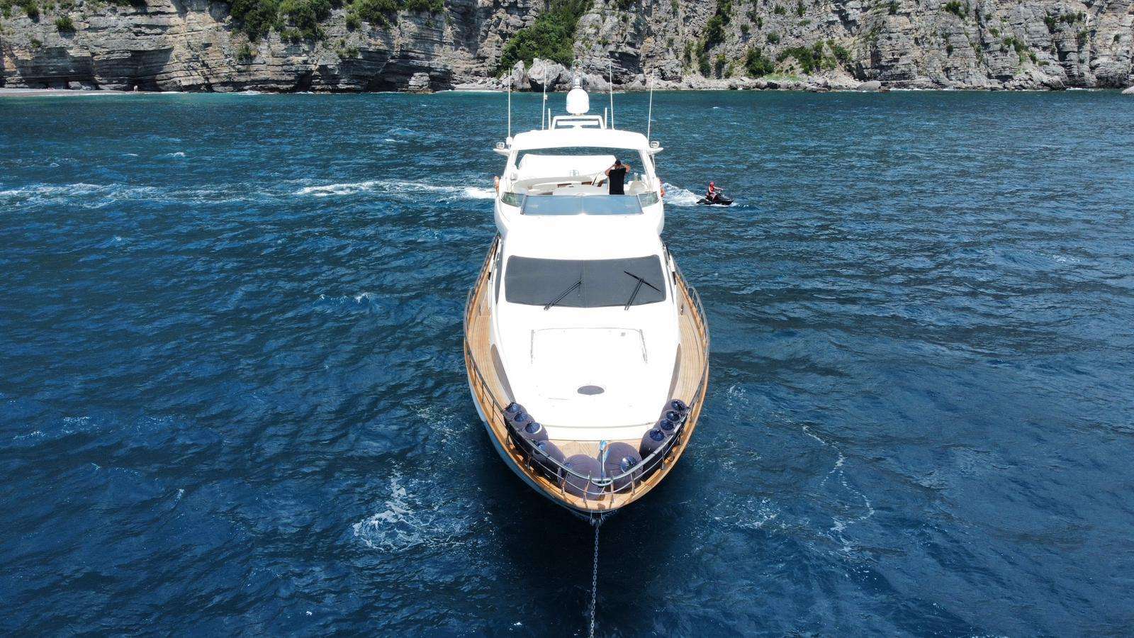 Crewed Motor Yacht MINERVA photo 3