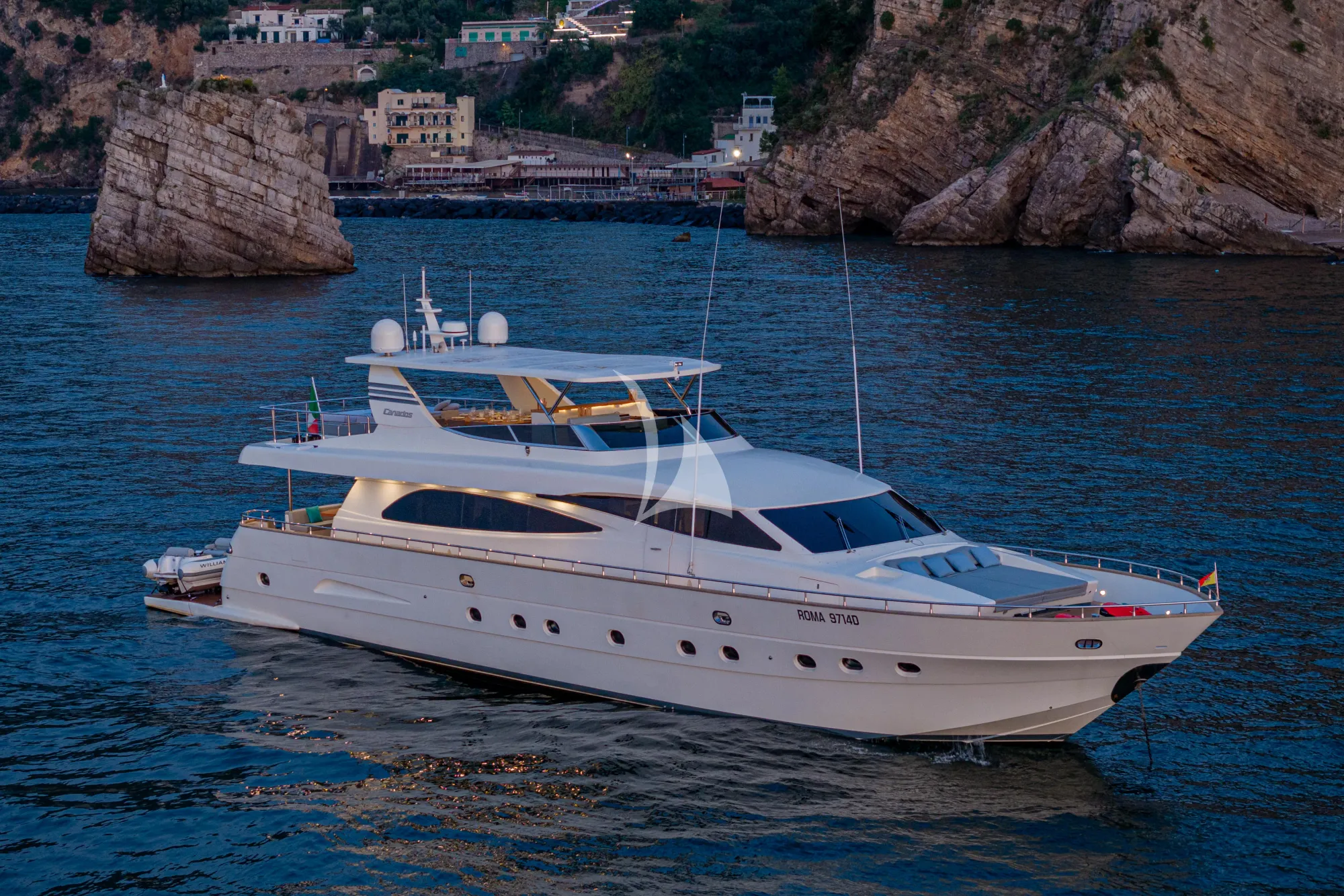Luxury Crewed Motor Yacht MINOU photo 8