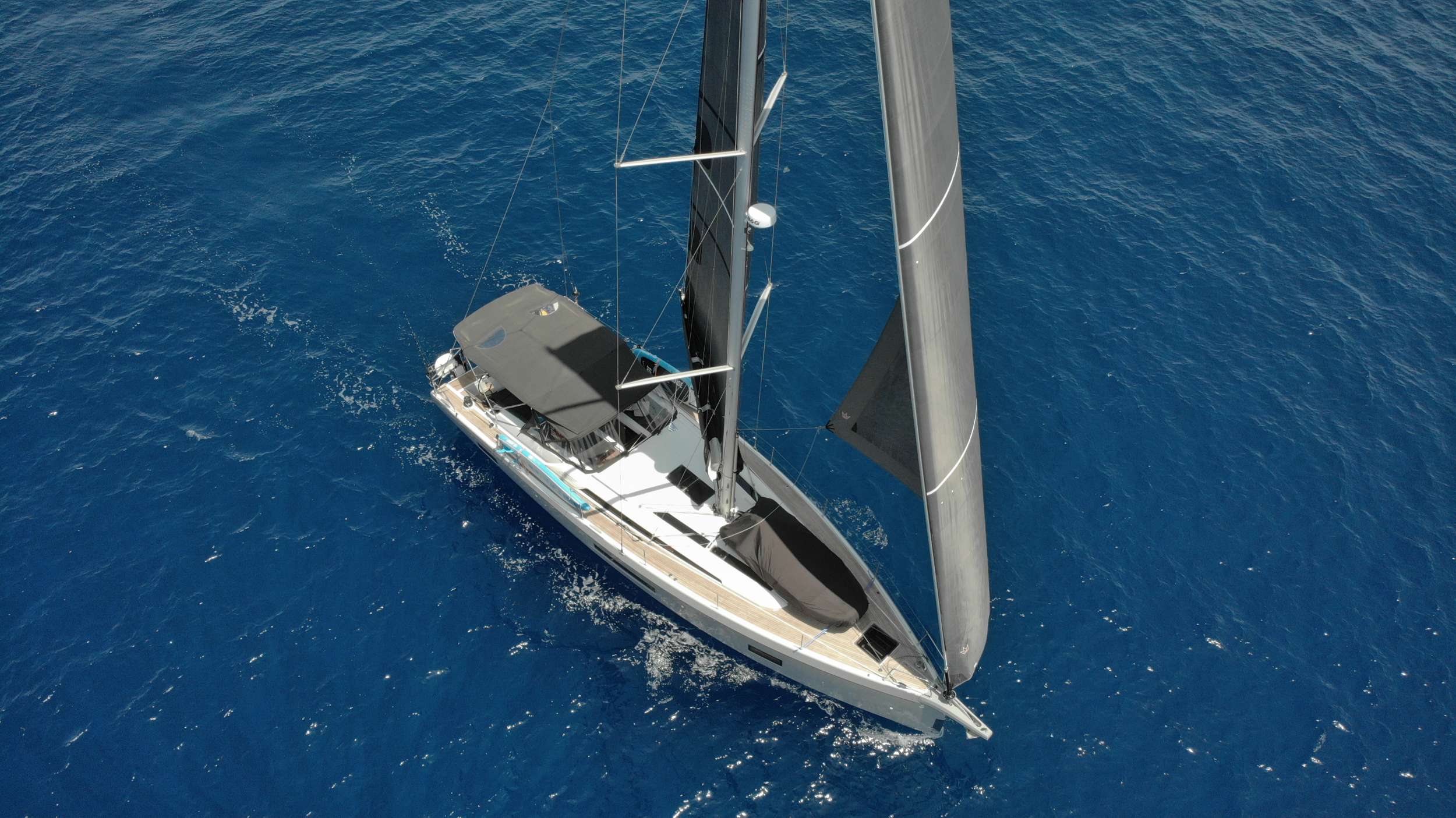 Crewed Sailing Yacht MIO SHI