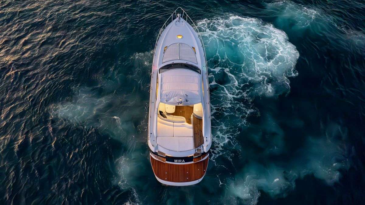 Crewed Motor Yacht MIRA photo 3