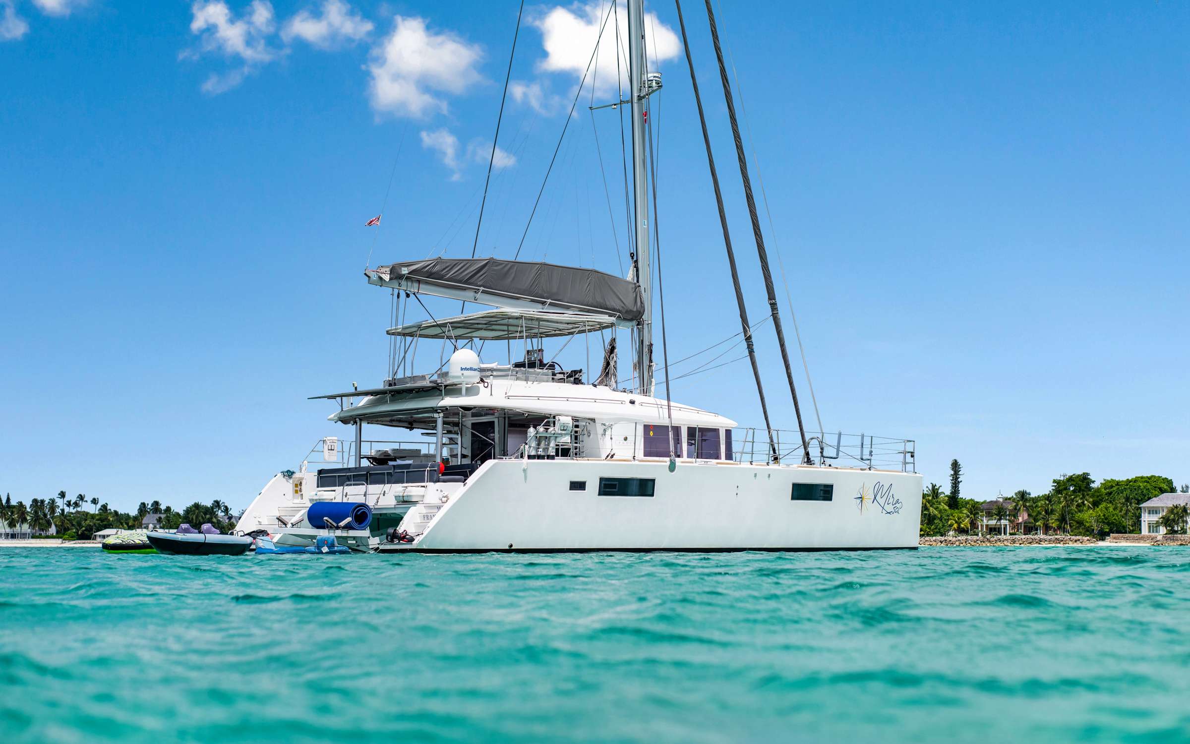 Luxury Crewed Catamaran MIRA SOL photo 3