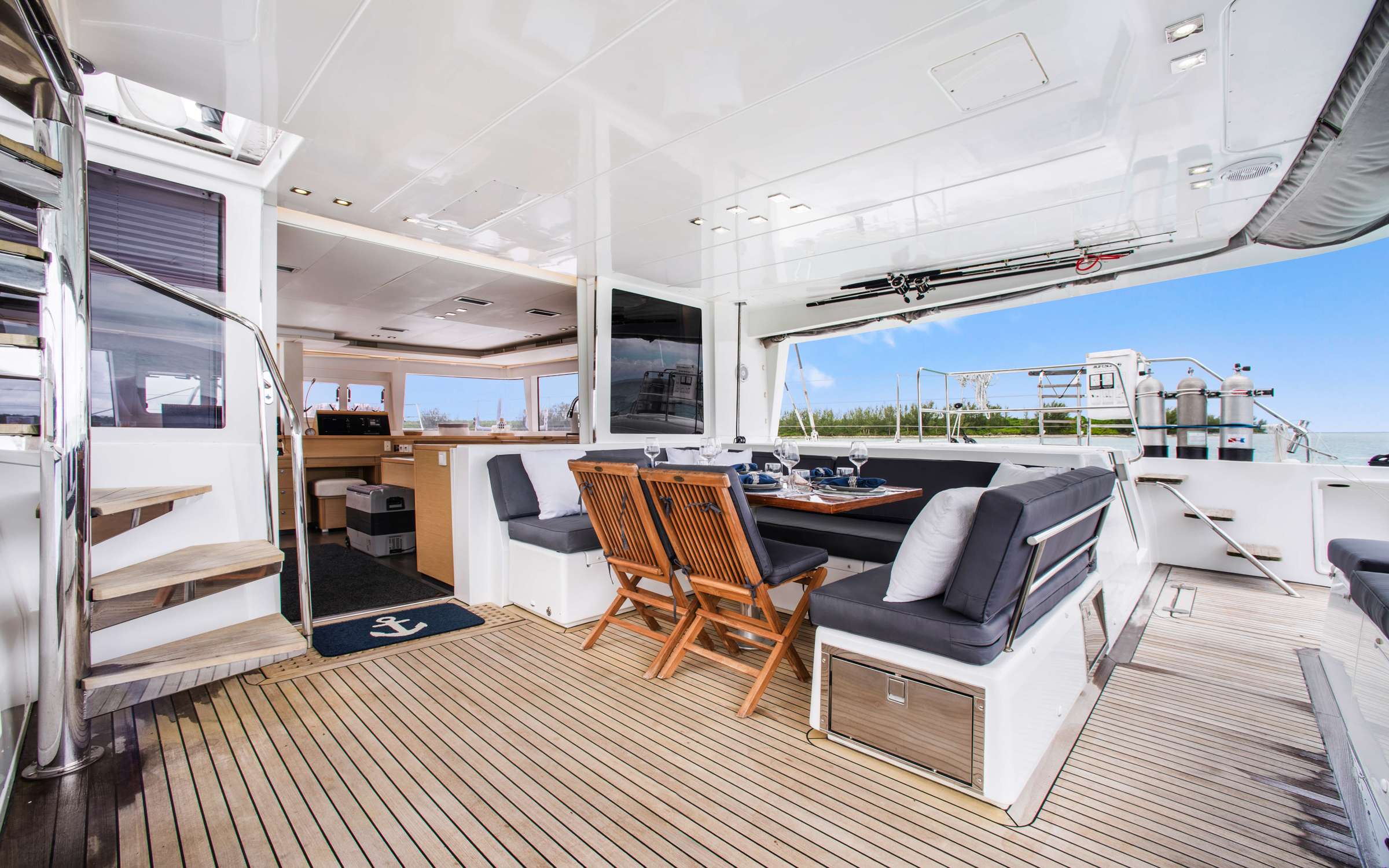 Luxury Crewed Catamaran MIRA SOL photo 7