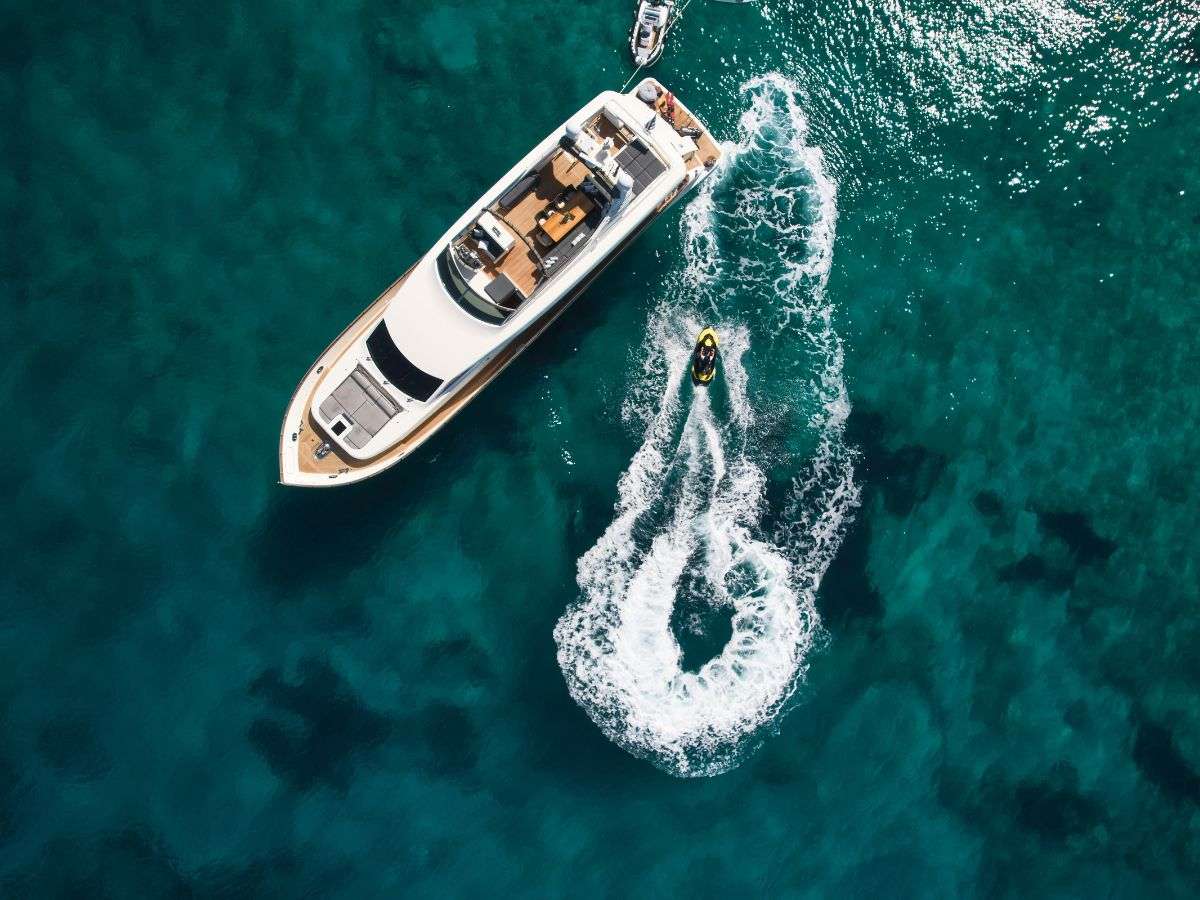 Crewed Motor Yacht MIRAVAL photo 3