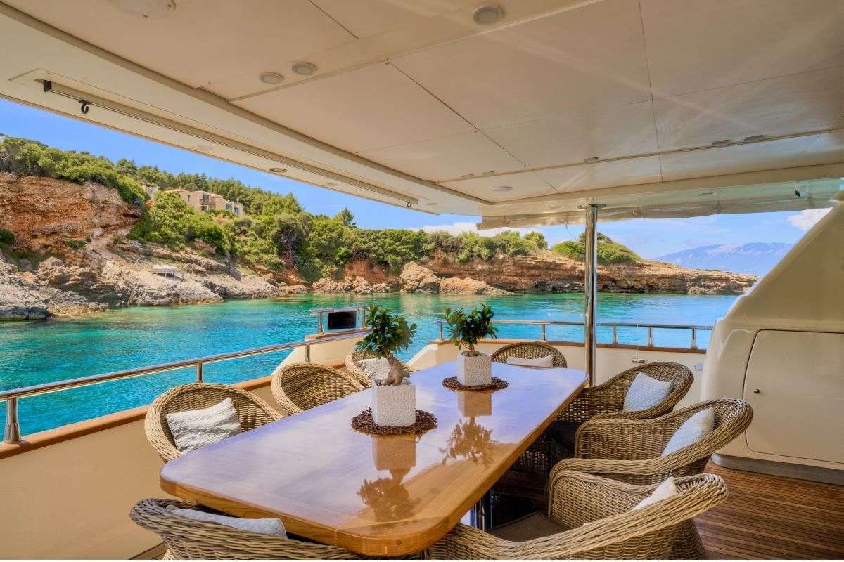 Crewed Motor Yacht MIRAVAL photo 4