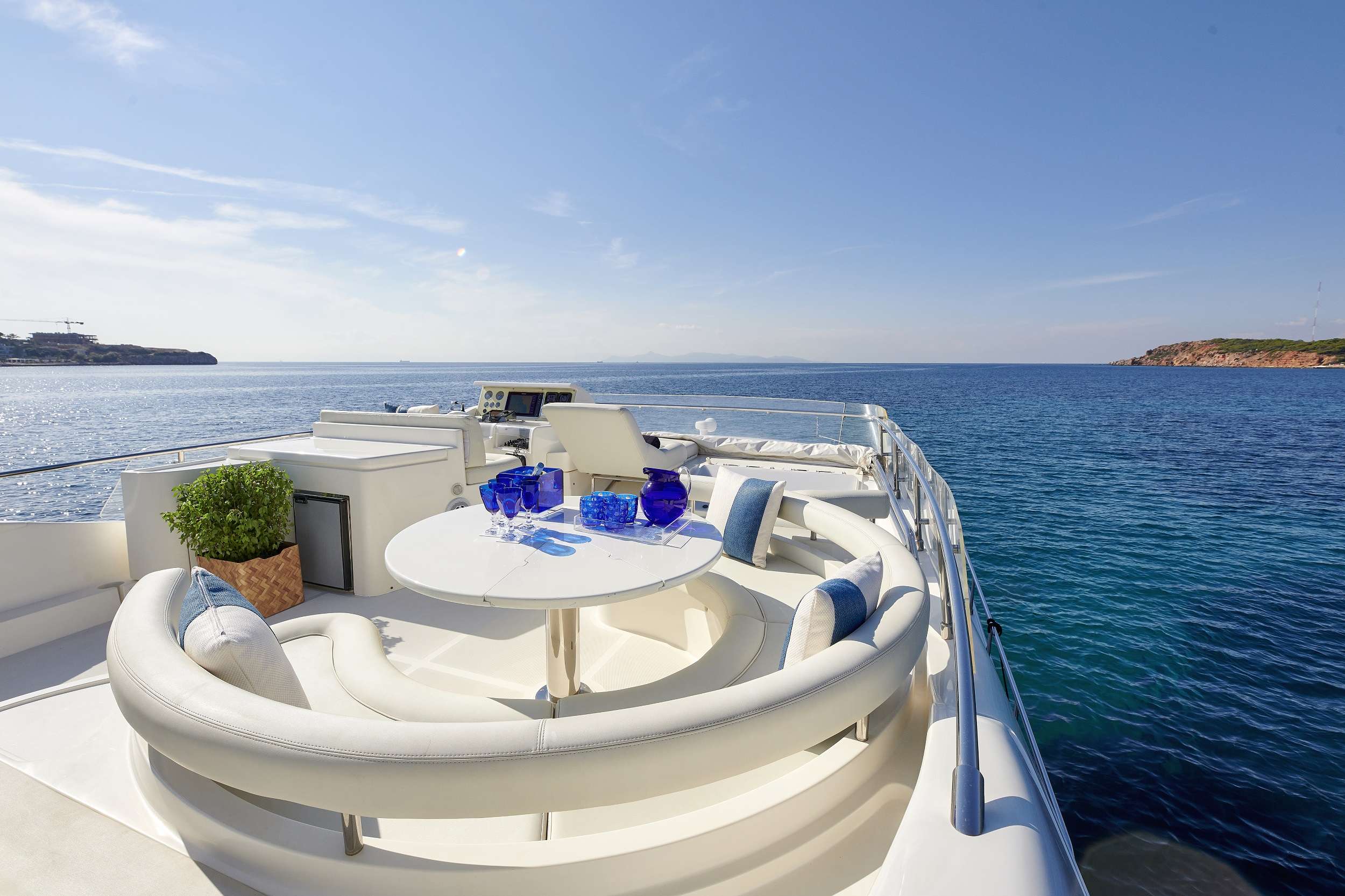 Crewed Motor Yacht MIREN photo 5