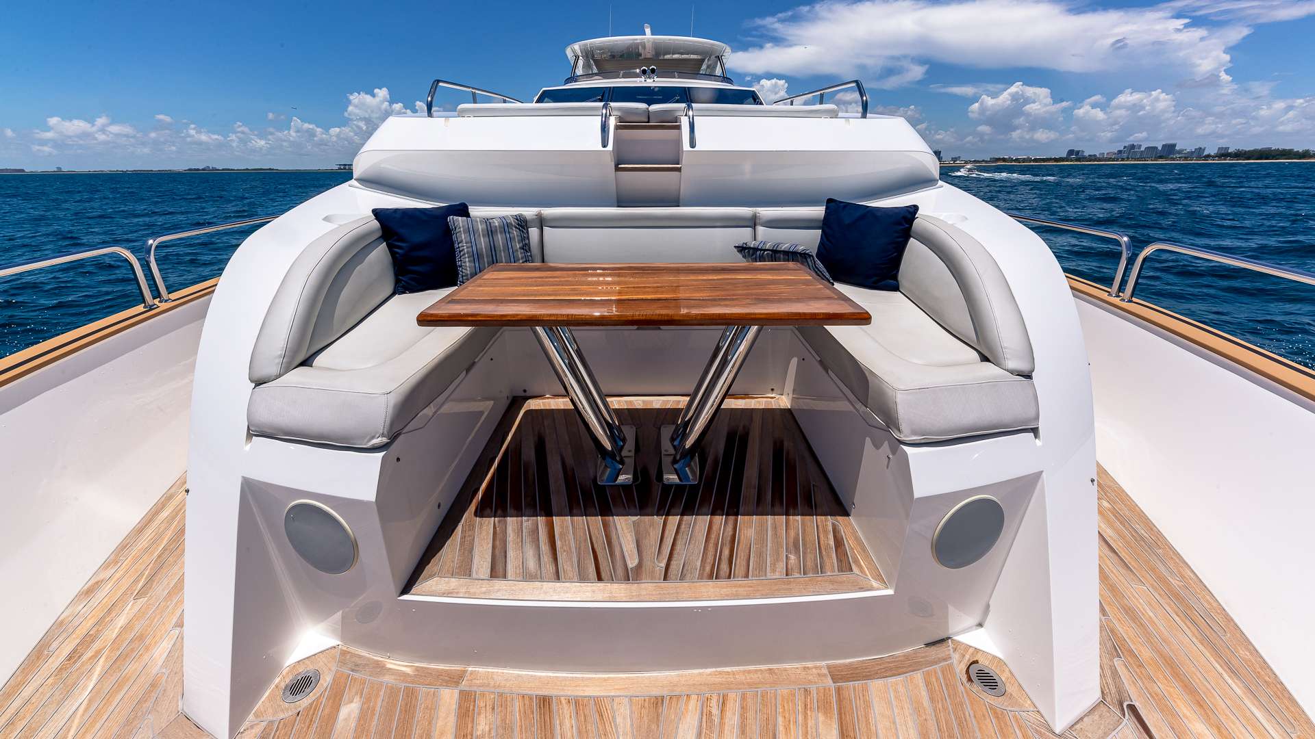 Crewed Motor Yacht MIRRACLE photo 8