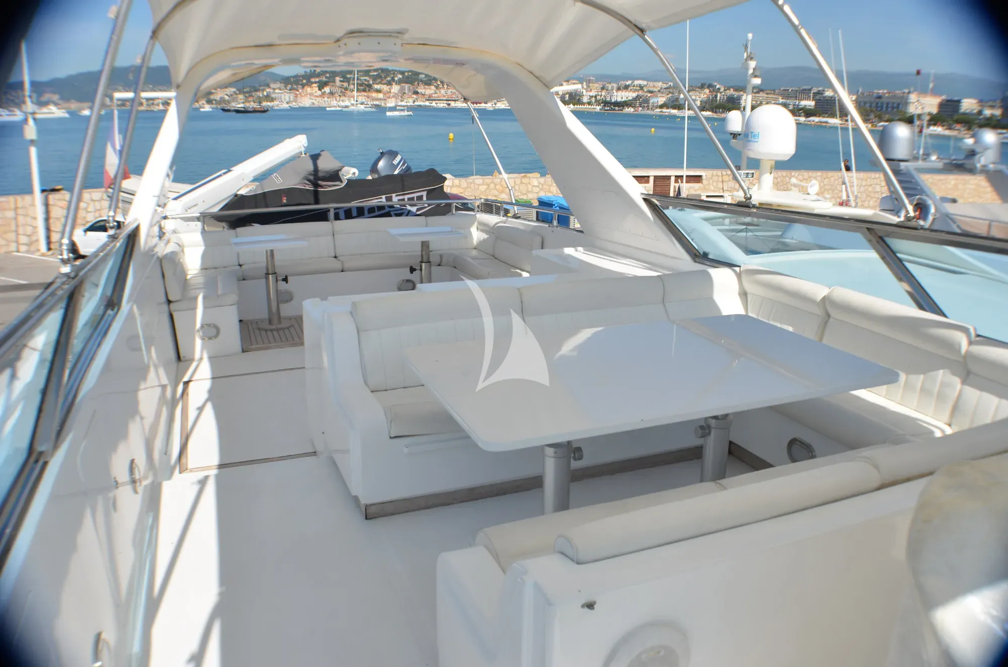 Luxury Crewed Motor Yacht MISS CANDY photo 6