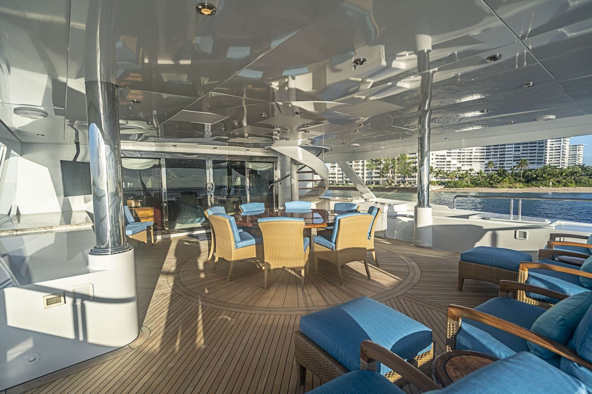 Luxury Crewed Motor Yacht MISS CHRISTINE photo 3