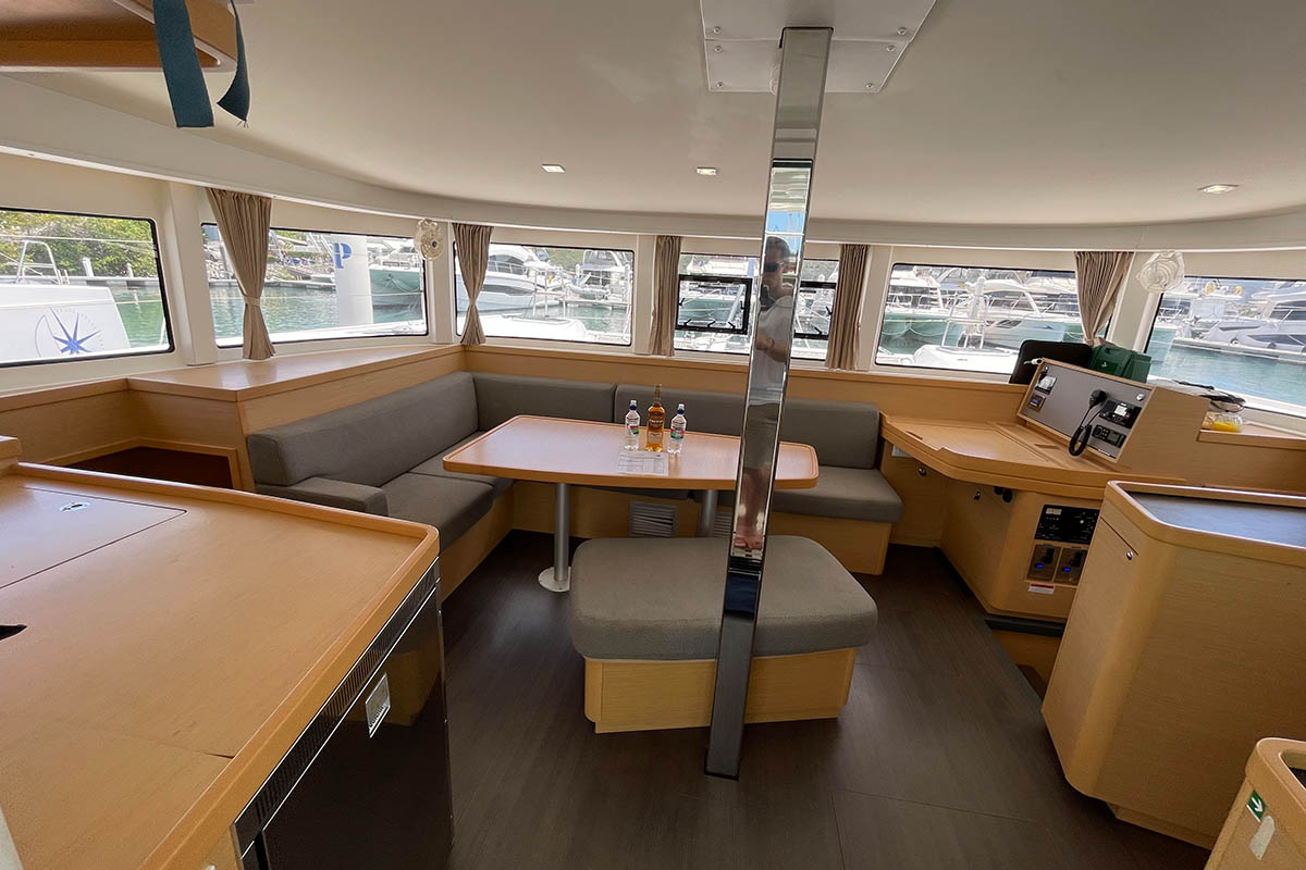 Bareboat Catamaran MOANA photo 7