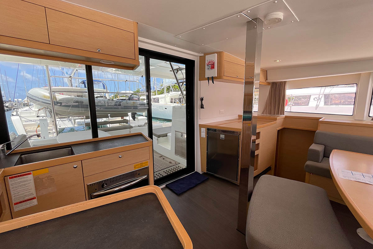 Bareboat Catamaran MOANA photo 8