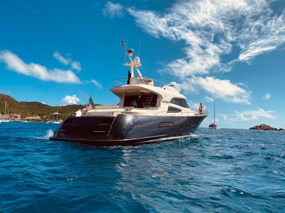 Crewed Motor Yacht Mochi Craft 74- Day Charter photo 4