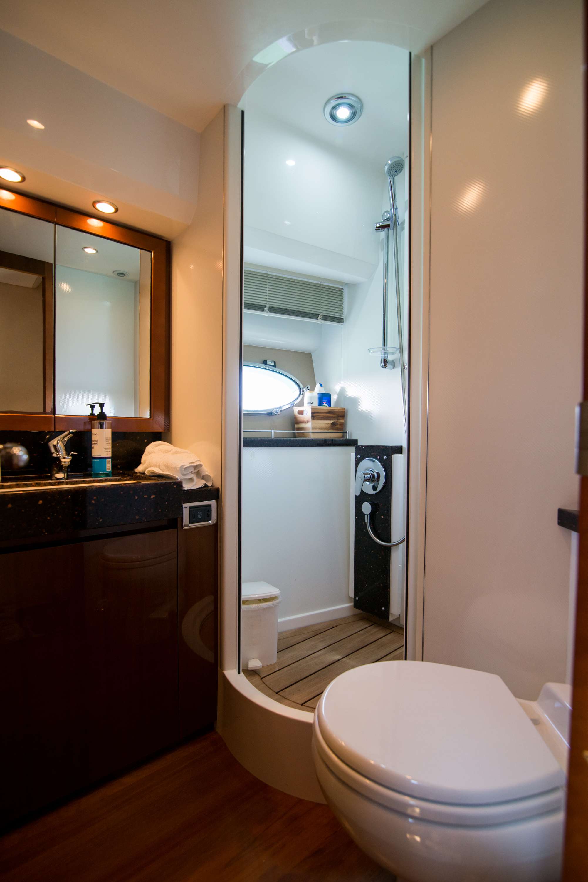 Crewed Motor Yacht MOJO photo 7