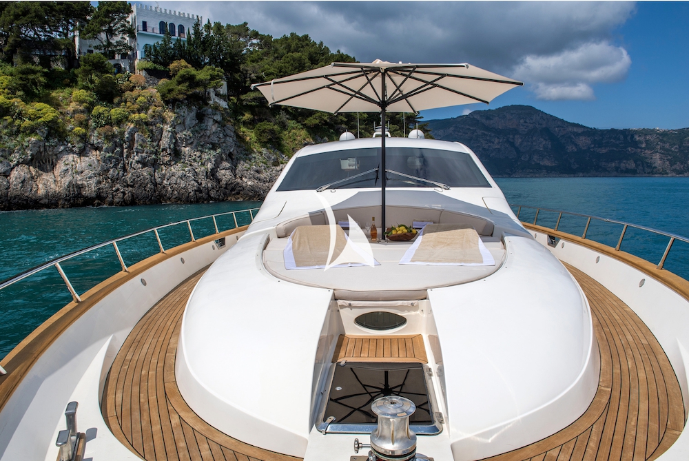 Crewed Motor Yacht MOKI photo 3